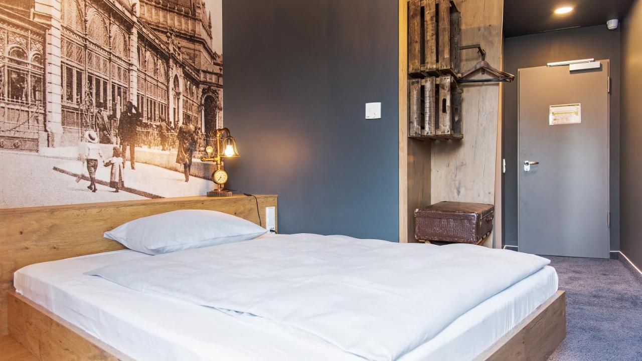 Tinytwice Hotel Wiesbaden Exteriör bild